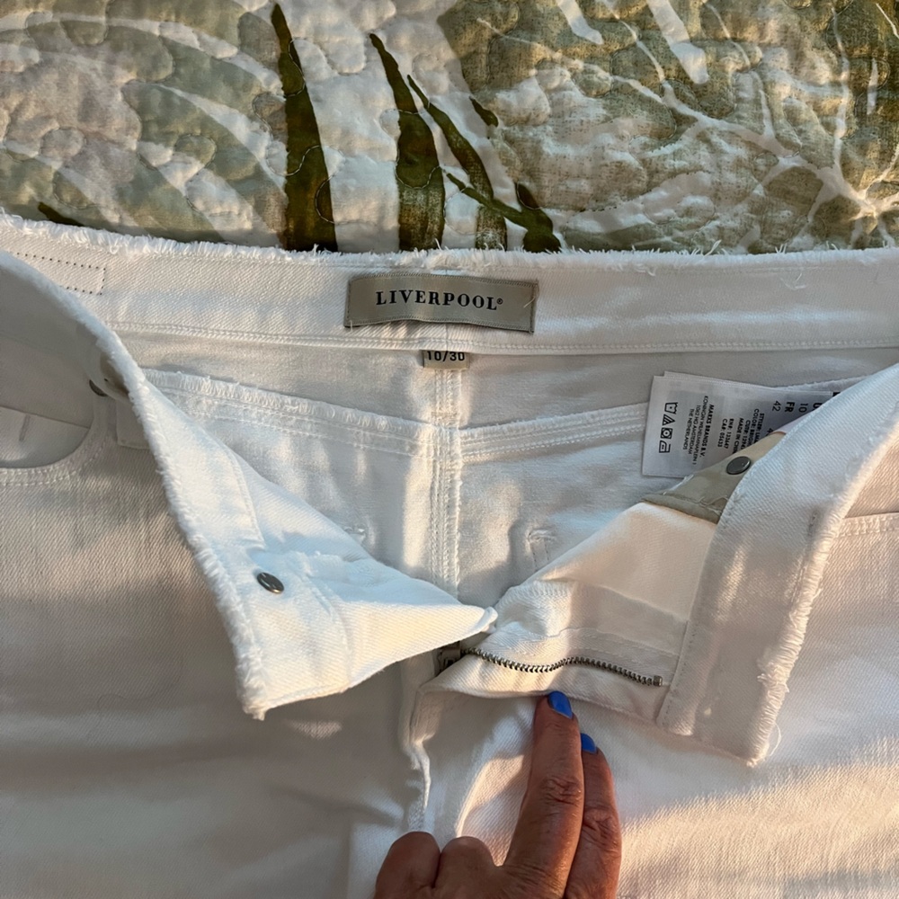 Liverpool Crisp White Skirt